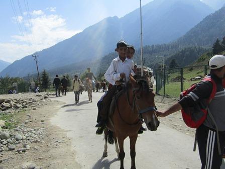 Students of AGS Wuzur Enjoying Horse Riding in Pahalgam